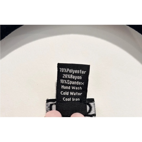 Clara Sun Woo Animal Print Tunic Top Women's Size XL Stretchy Long Sleeve V Neck - Picture 4 of 4